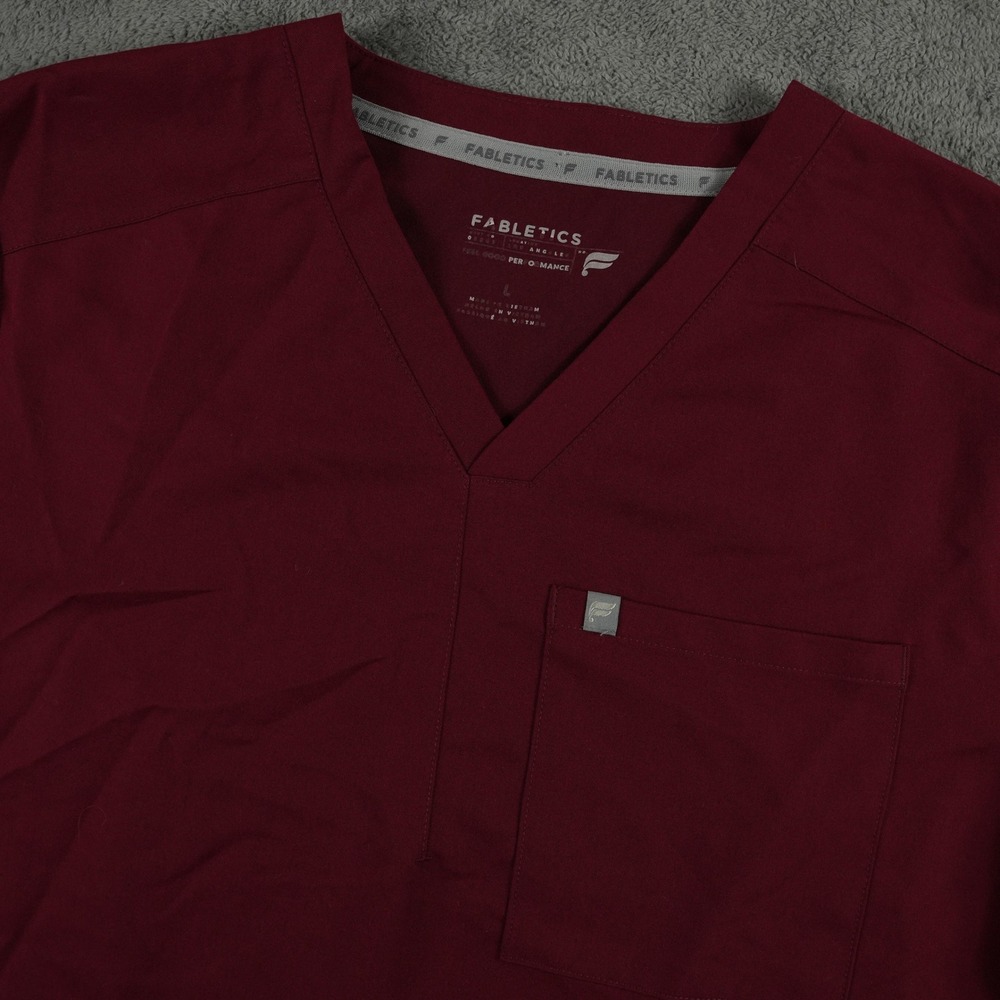 Fabletics Helix 1-Pocket Scrub Top Mens L Maroon V-Neck Performance Short Sleeve